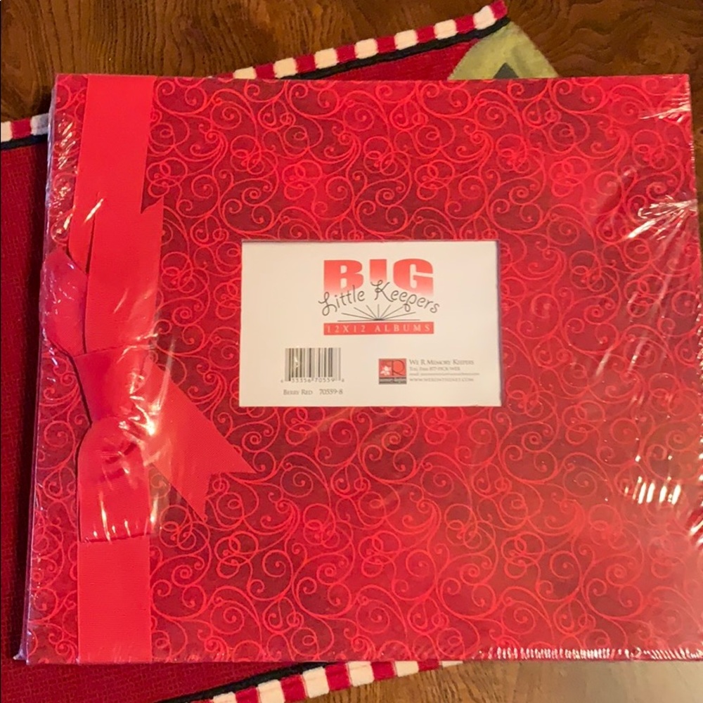 New in wrapping 12X12 Album. From Little Keepers